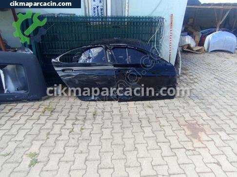 Skoda Superb Sağ Ön Kapı çıkma parça