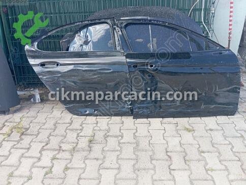 Skoda Superb Sağ Ön Kapı çıkma parça