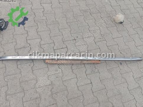Suzuki S-Cross Sol Tavan Çıtası çıkma parça