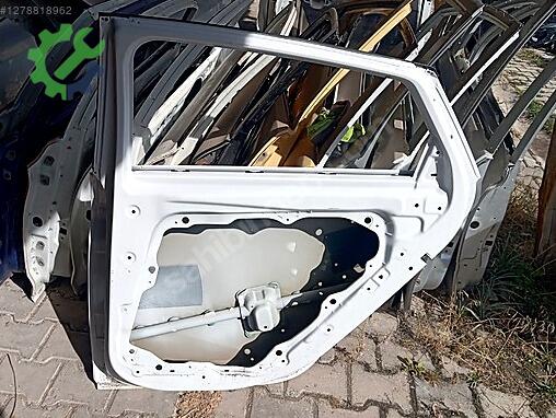 Hyundai Elantra Sağ Arka Kapı çıkma parça