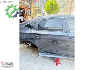 2024 MODEL HONDA CİVİC SAG ARKA KAPI ORJİNAL HATASIZ