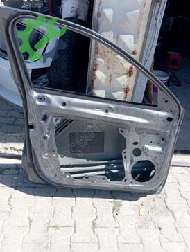 Skoda Superb Sol Ön Kapı çıkma parça