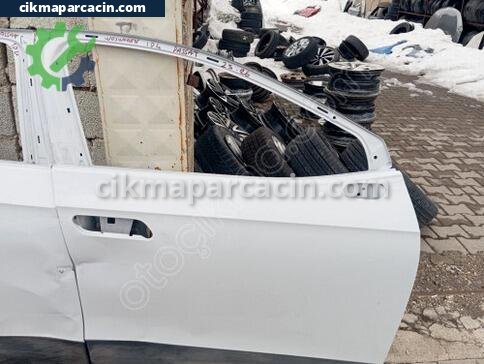 Volkswagen Passat Sağ Ön Kapı çıkma parça