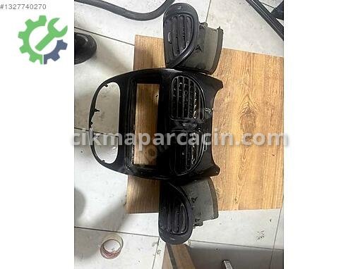 Peugeot 206 Kalorifer Izgarası çıkma parça