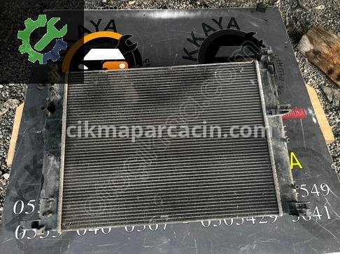 Renault Captur Su Radyatörü 214107326R çıkma parça