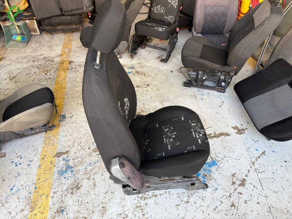 Fiat Fiorino Şoför Koltuğu çıkma parça