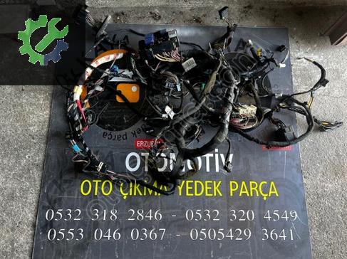 Renault Fluence Göğüs 240182594R çıkma parça