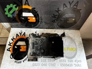 244280249R Megane 4 Akü Alt Tablası Orjinal Çıkma