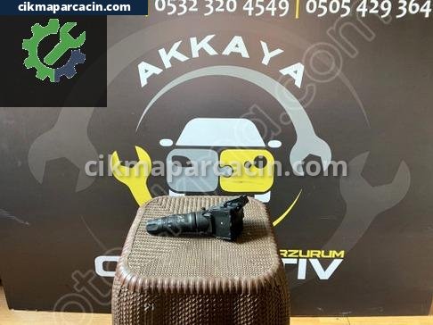 Nissan Almera Silecek Kolu çıkma parça