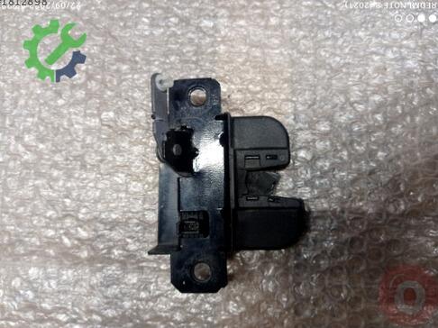 Volkswagen Caddy Bagaj 2K0827505L çıkma parça