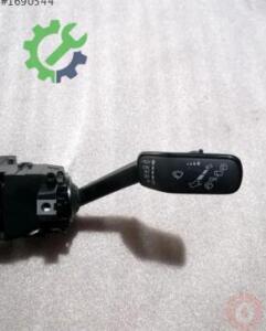 Çıkma Volkswagen Polo Sinyal Kolu 2Q0953507H