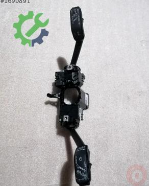 Volkswagen Polo Sinyal Kolu 2Q0953521AF çıkma parça