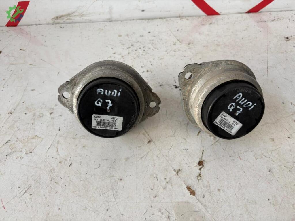 Audi Q7 Motor Takozu 7L8199131A çıkma parça