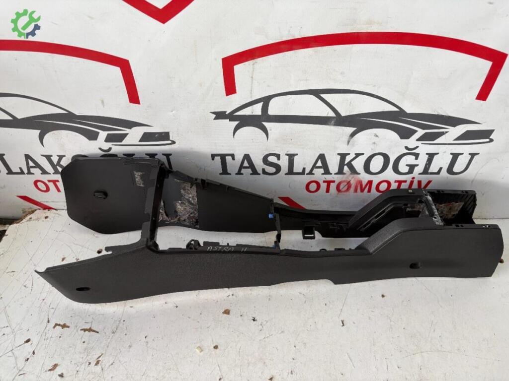 Opel Astra Orta Konsol çıkma parça