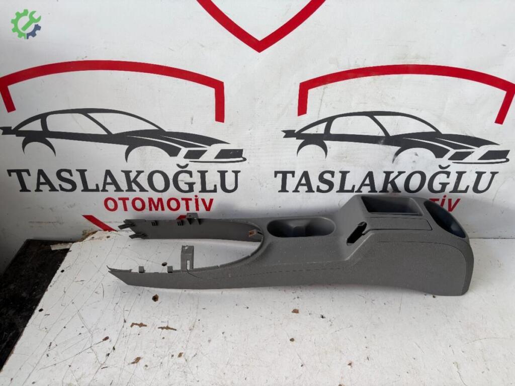 Volkswagen Caddy Orta Konsol çıkma parça