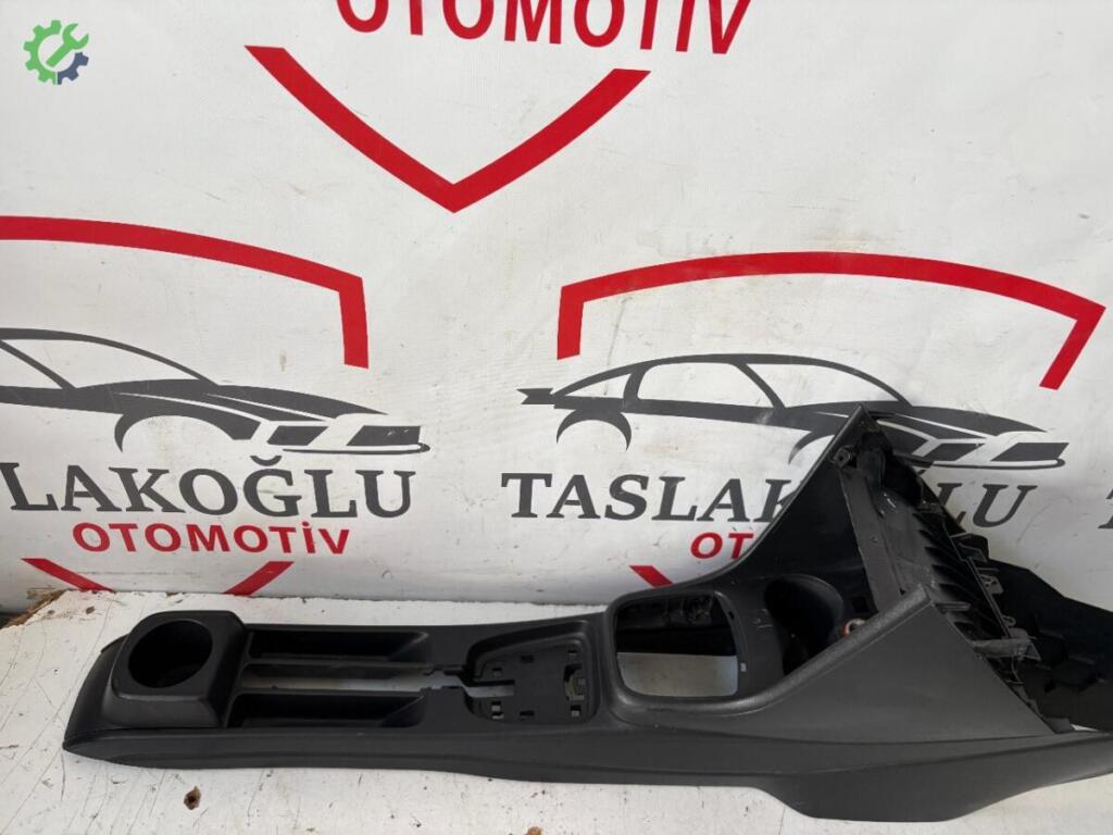 Volkswagen Polo Orta Konsol çıkma parça