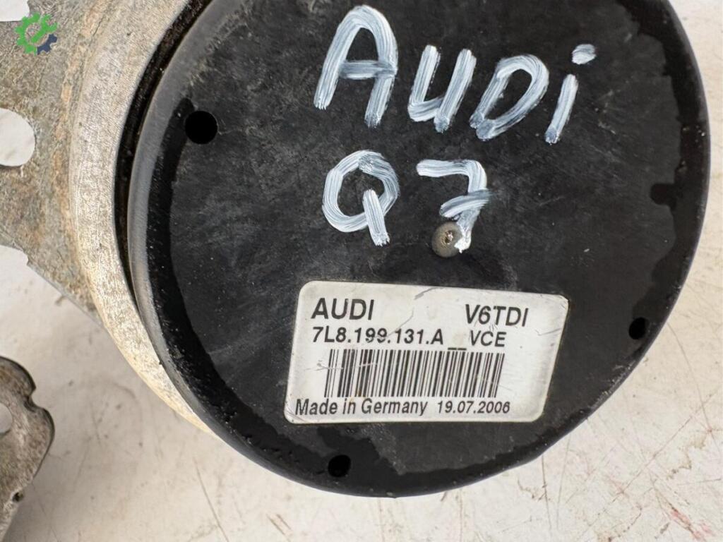 Audi Q7 Motor Takozu 7L8199131A çıkma parça