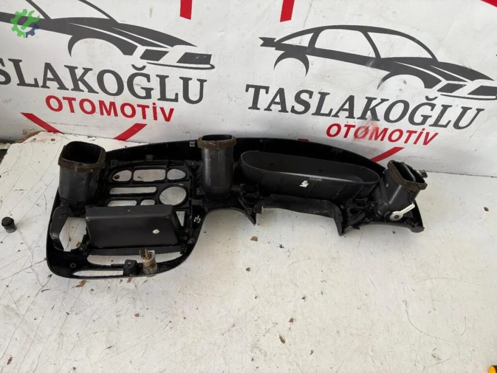 Hyundai Starex Gösterge Çerçevesi çıkma parça