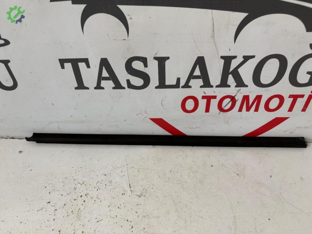 Peugeot 307 Cam Sıyırıcı çıkma parça