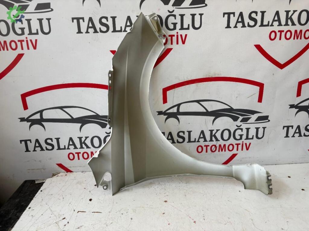 Hyundai i20 Sağ Ön Çamurluk çıkma parça