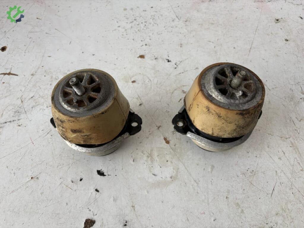 Audi Q7 Motor Takozu 7L8199131A çıkma parça