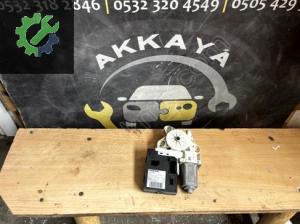 30737681 Volvo S40 Sağ ön Cam Motoru Orjinal Çıkma