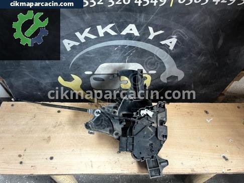 Volvo S40 Sağ Ön Kapı Kilidi çıkma parça