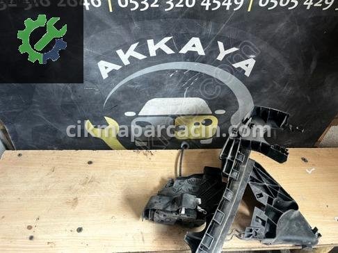Volvo S40 Sağ Ön Kapı Kilidi 30753664 çıkma parça