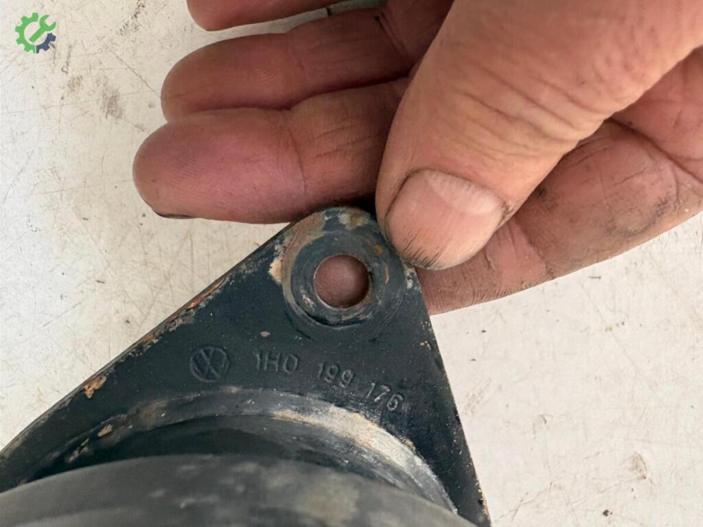 Volkswagen Polo Motor Takozu çıkma parça