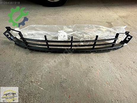 Skoda Superb Ön Panjur çıkma parça