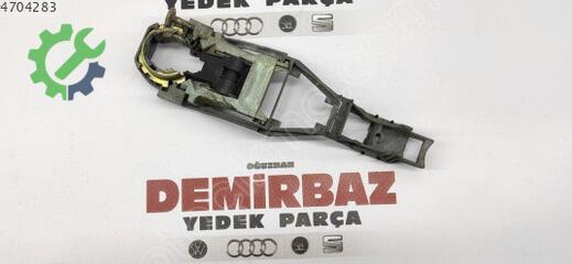 Volkswagen Passat Kapı Kolu 3B0837885 çıkma parça