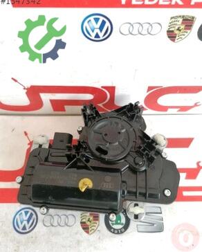 Volkswagen Passat Bagaj Kilidi 3G0827887C çıkma parça
