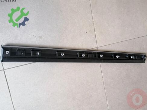 Volkswagen Passat Kapı Çıtası 3G0854899C çıkma parça