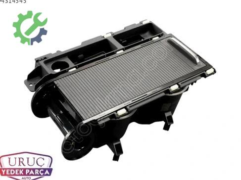 Volkswagen Passat Orta Konsol 3G0862531H çıkma parça