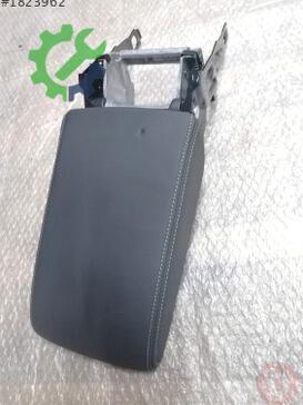 Volkswagen Passat Orta Konsol 3G0864207A çıkma parça