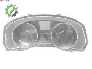 Çıkma Volkswagen Passat Gösterge Paneli 3G0920751C