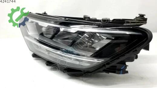 Volkswagen Passat Far 3G2941035P çıkma parça