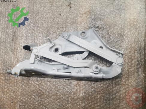 Volkswagen Arteon Kaput Menteşesi 3G8823302D çıkma parça