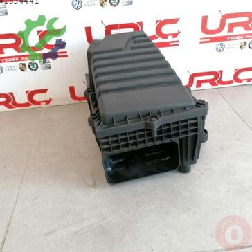 Volkswagen Passat Hava Filtresi Kutusu 3Q0129607E çıkma parça