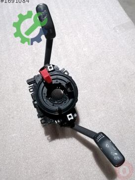 Volkswagen Golf Sinyal Kolu 3Q0953521DA çıkma parça