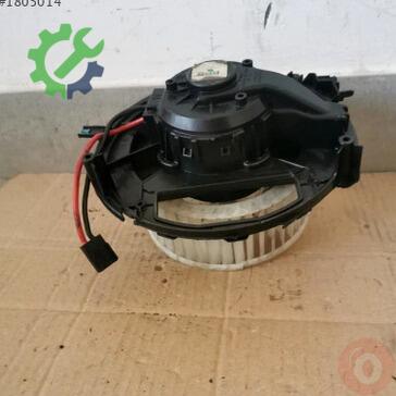 Volkswagen Tiguan Fan Motoru 3QF819021 çıkma parça