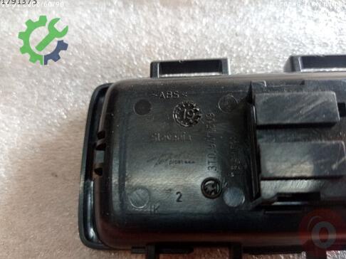 Volkswagen Tiguan Yağ Soğutucu 3T0947509 çıkma parça