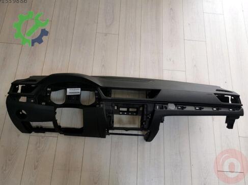 Skoda Superb Torpido 3V1857007H çıkma parça