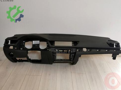 Skoda Superb Torpido 3V1857007H çıkma parça