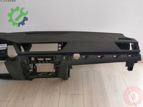 Skoda Superb Torpido 3V1857007H çıkma parça