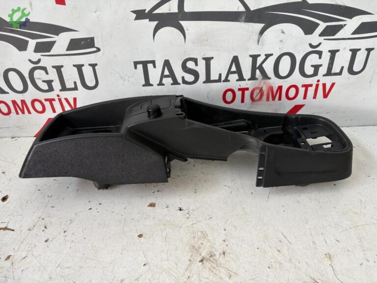 Renault Kangoo Orta Konsol çıkma parça