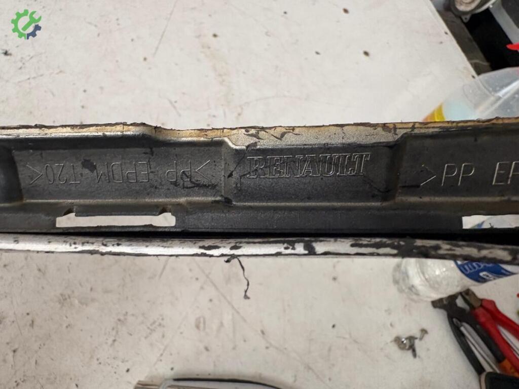 Renault Fluence Tampon Braketi çıkma parça