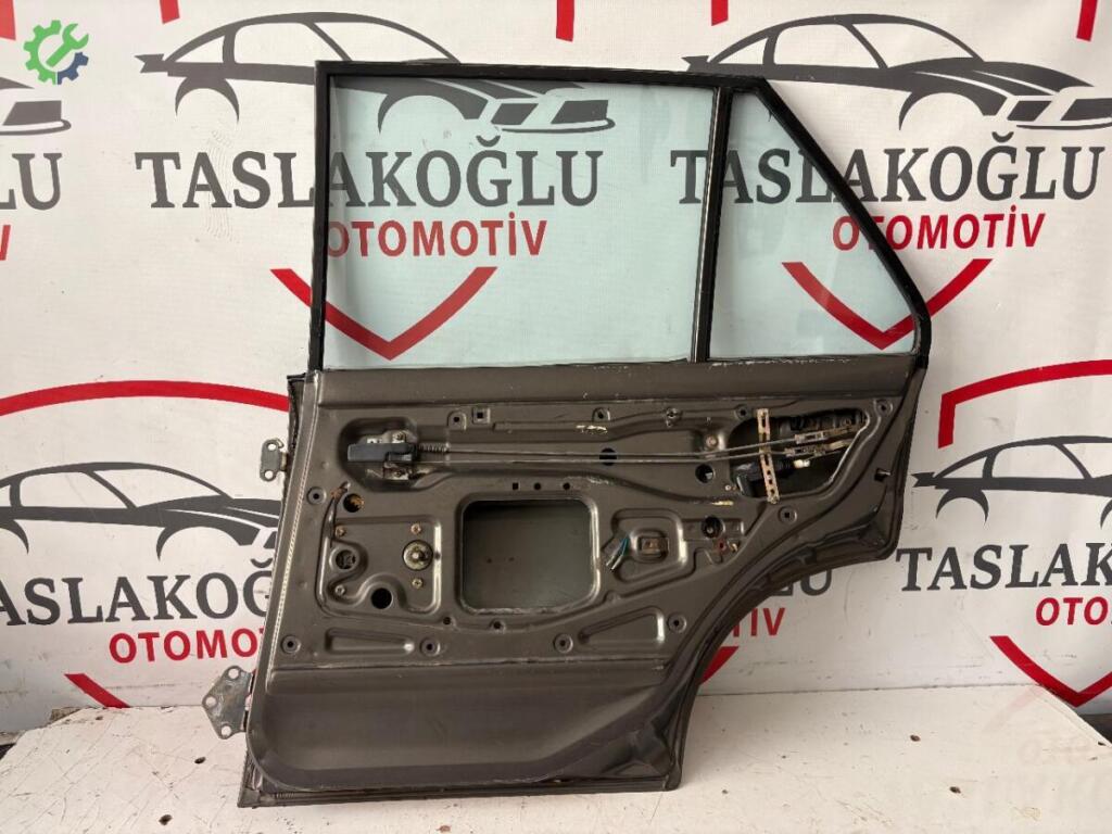 Subaru Justy Sağ Arka Kapı çıkma parça