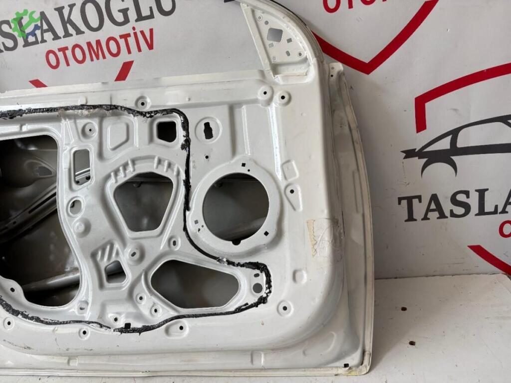 Hyundai i20 Sol Ön Kapı çıkma parça