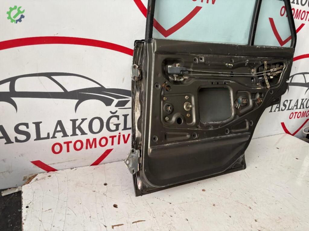 Subaru Justy Sağ Arka Kapı çıkma parça